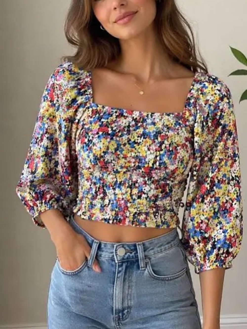 Dizzy Gals Floral Ruched Crop Too